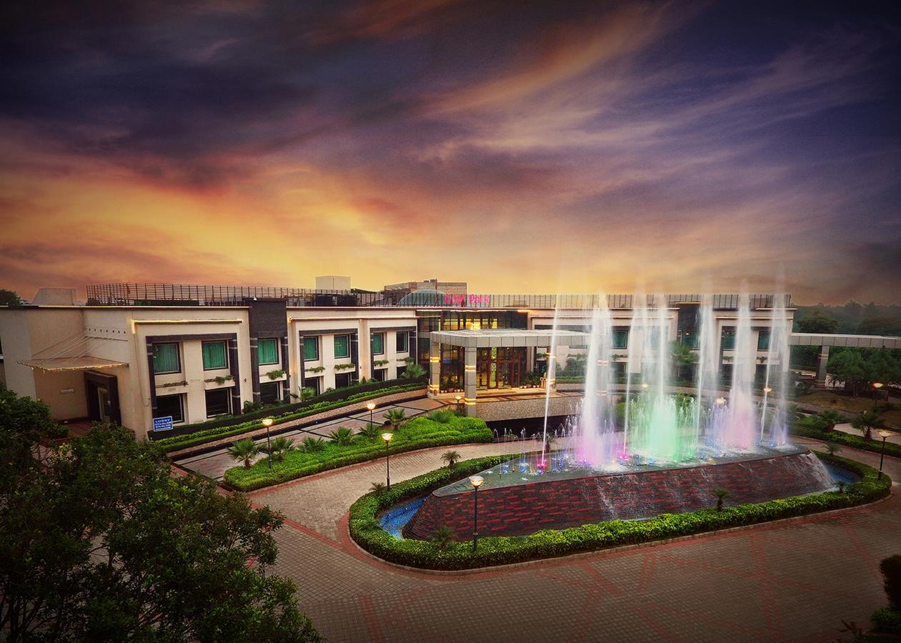 City Park Resort Bahadurgarh Ngoại thất bức ảnh